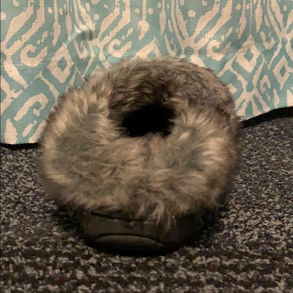 Slippers - Picture 3 of 7